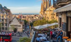 Featured image of post Get Lost in Barcelona's Enchanting Labyrinths A Journey of Art, Sun, and Flavors